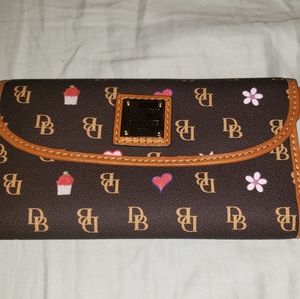 Dooney & Bourke black wallet